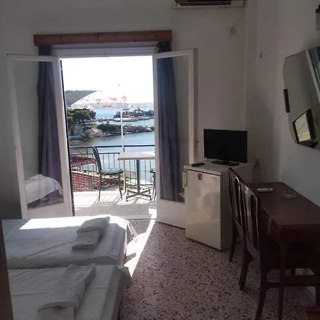 Ammoudia Hotel