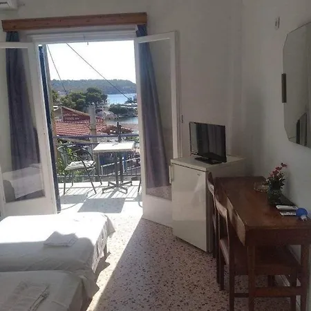 Ammoudia Hotel *